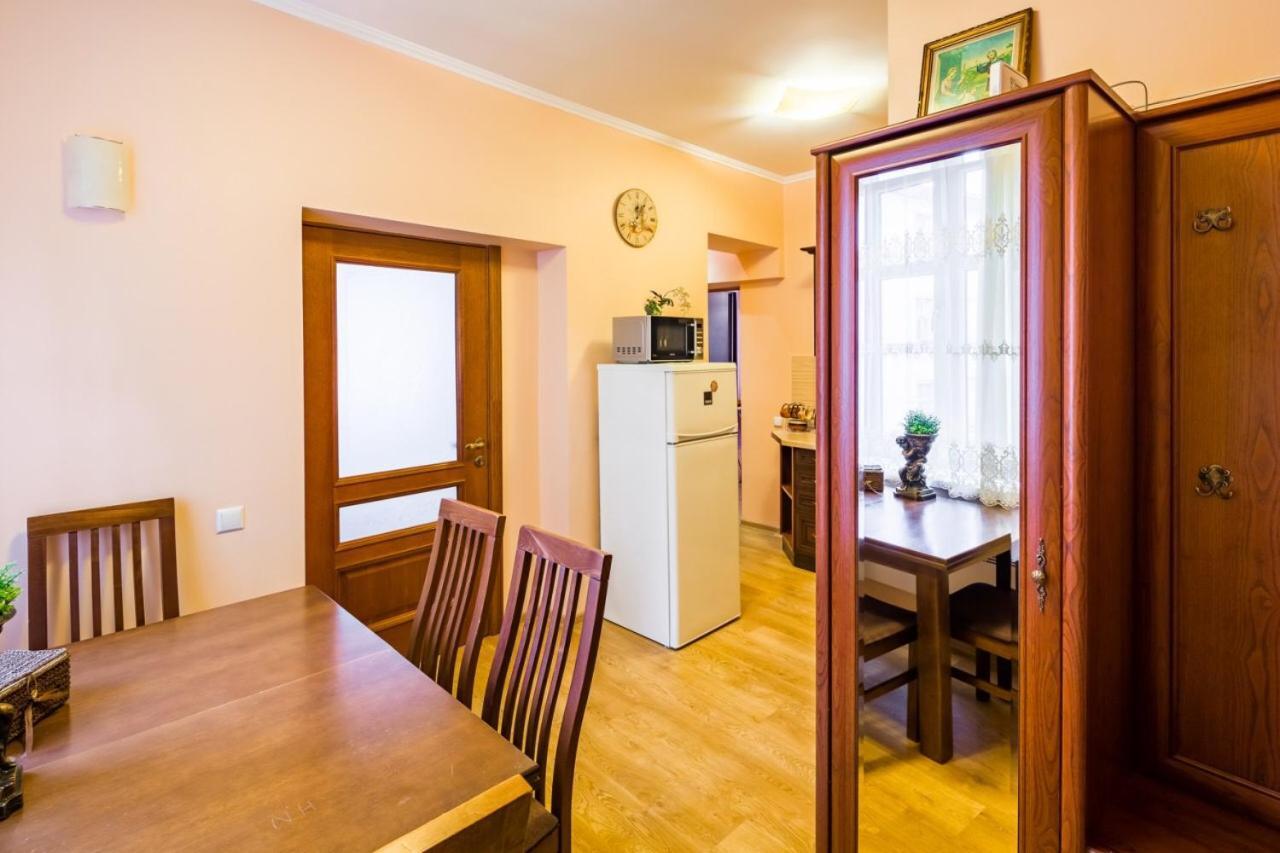 Romari Лесі Українки Appartement Lviv Buitenkant foto