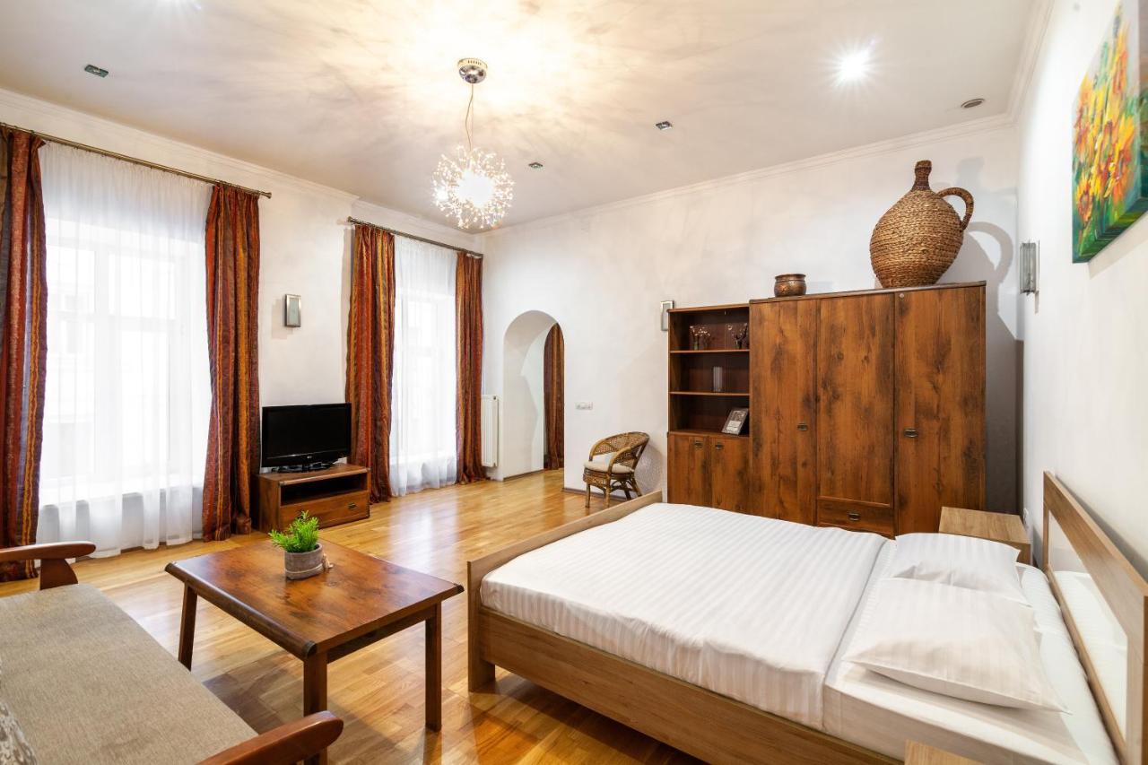 Romari Лесі Українки Appartement Lviv Buitenkant foto