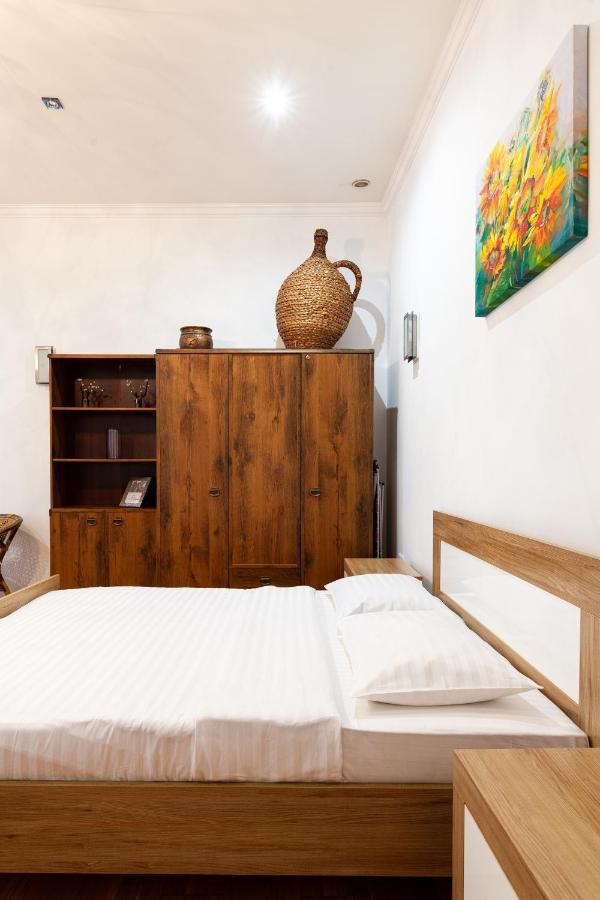 Romari Лесі Українки Appartement Lviv Buitenkant foto