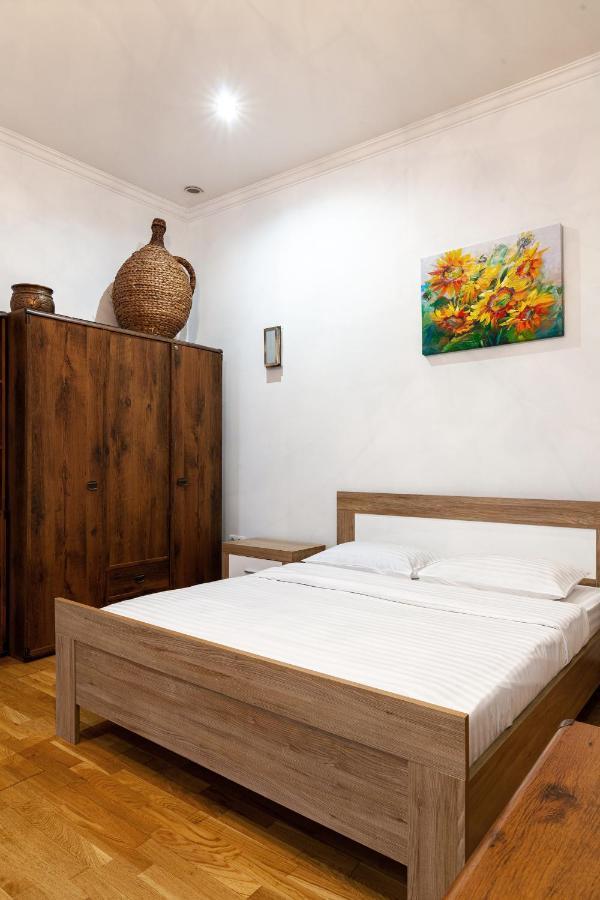 Romari Лесі Українки Appartement Lviv Buitenkant foto