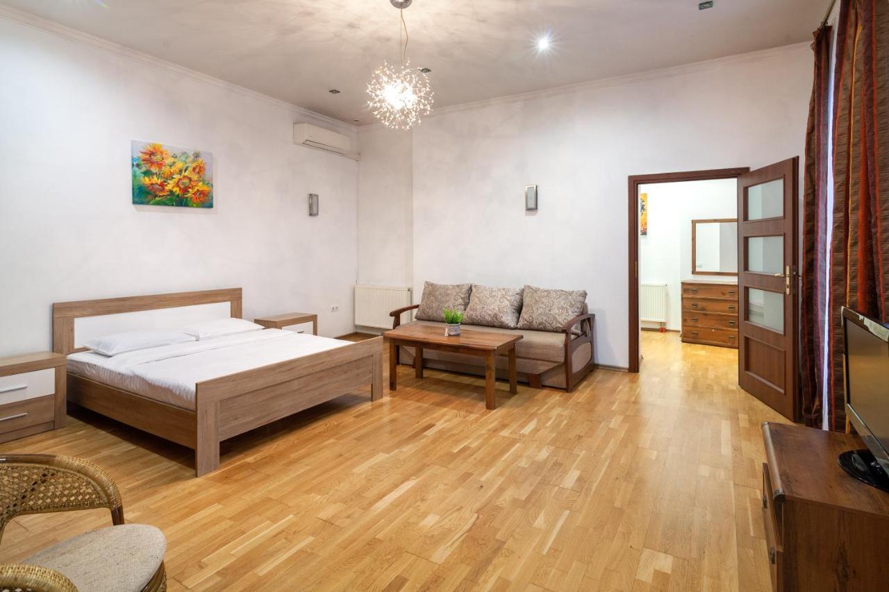 Romari Лесі Українки Appartement Lviv Buitenkant foto