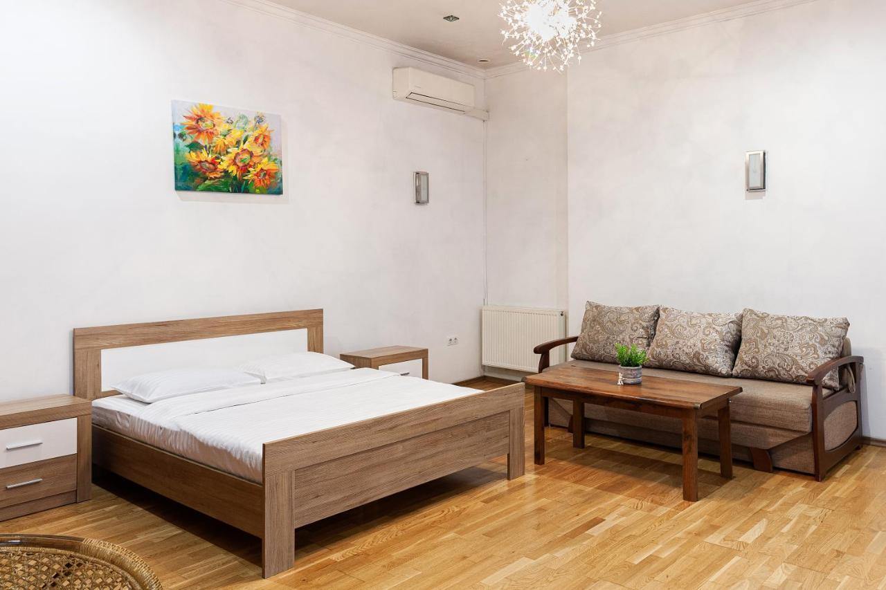 Romari Лесі Українки Appartement Lviv Buitenkant foto