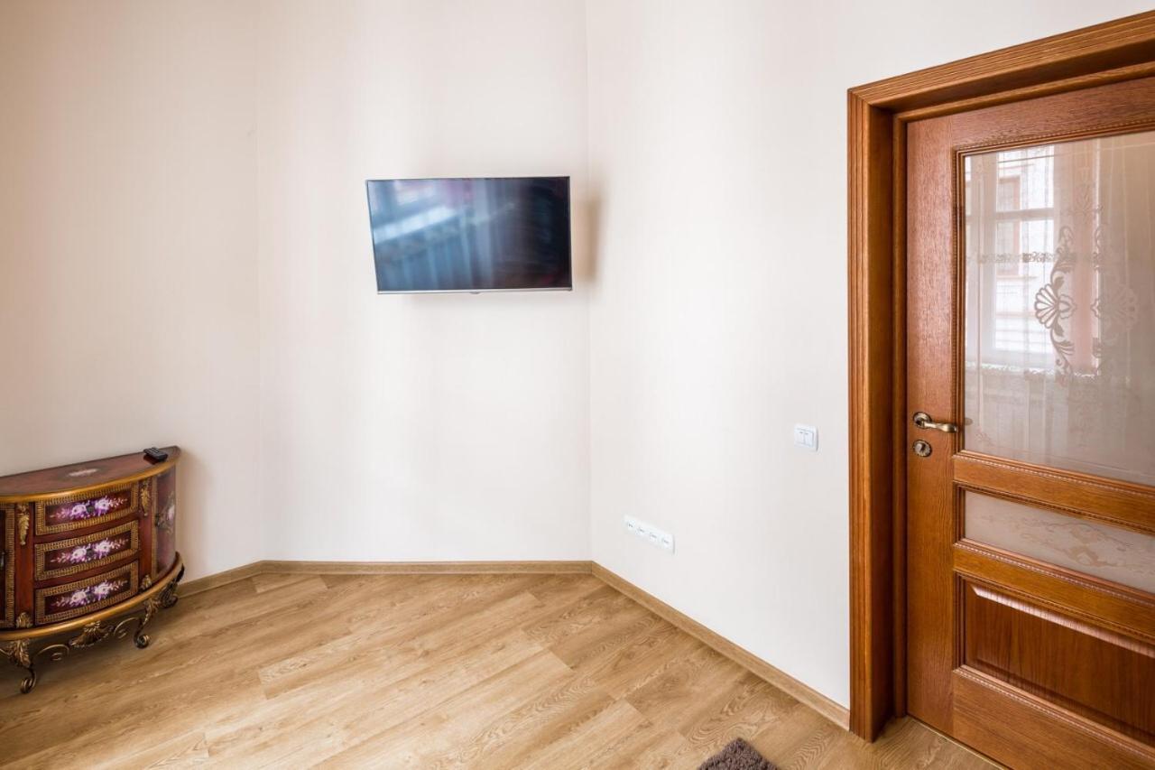 Romari Лесі Українки Appartement Lviv Buitenkant foto